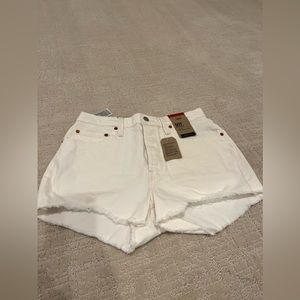 Levi’s jean shorts white